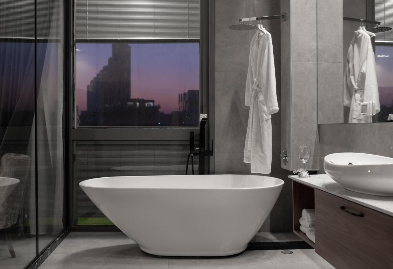 Emilia Tlv Aparthotel เทลอาวีฟ ภายนอก รูปภาพ